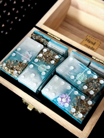 Summer Garden Dominoes Set